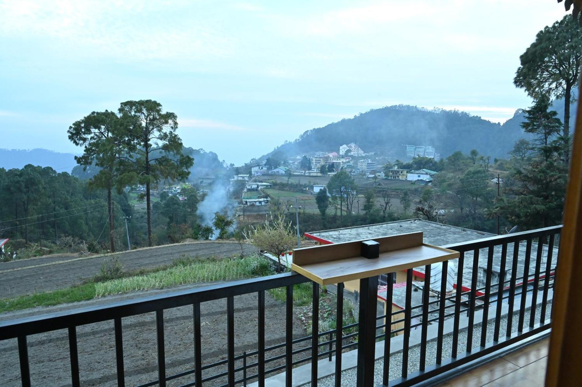 Silver Fern By The Hillside ناينيتال الغرفة الصورة
